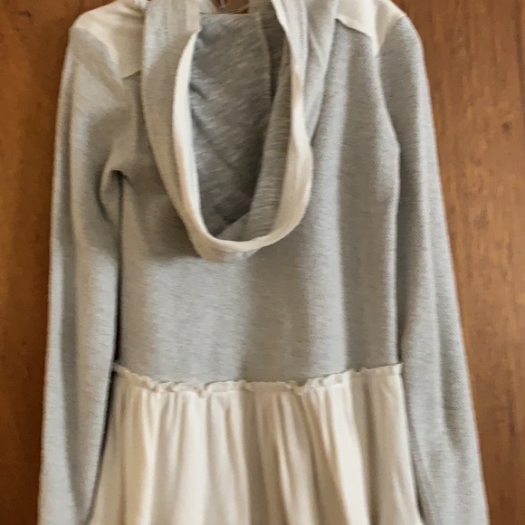 Cute sweater/sweatshirt - Picture 4 of 4